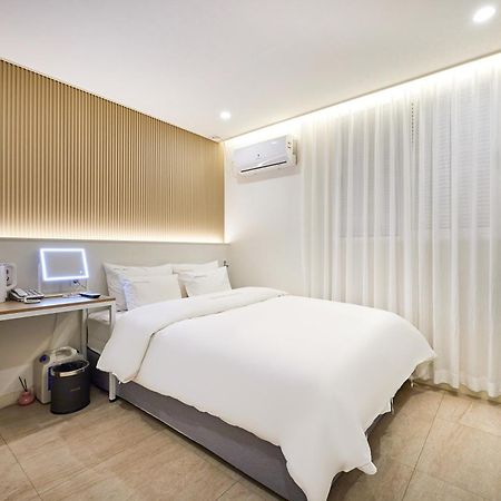 Urban Hotel بيونجتايك المظهر الخارجي الصورة