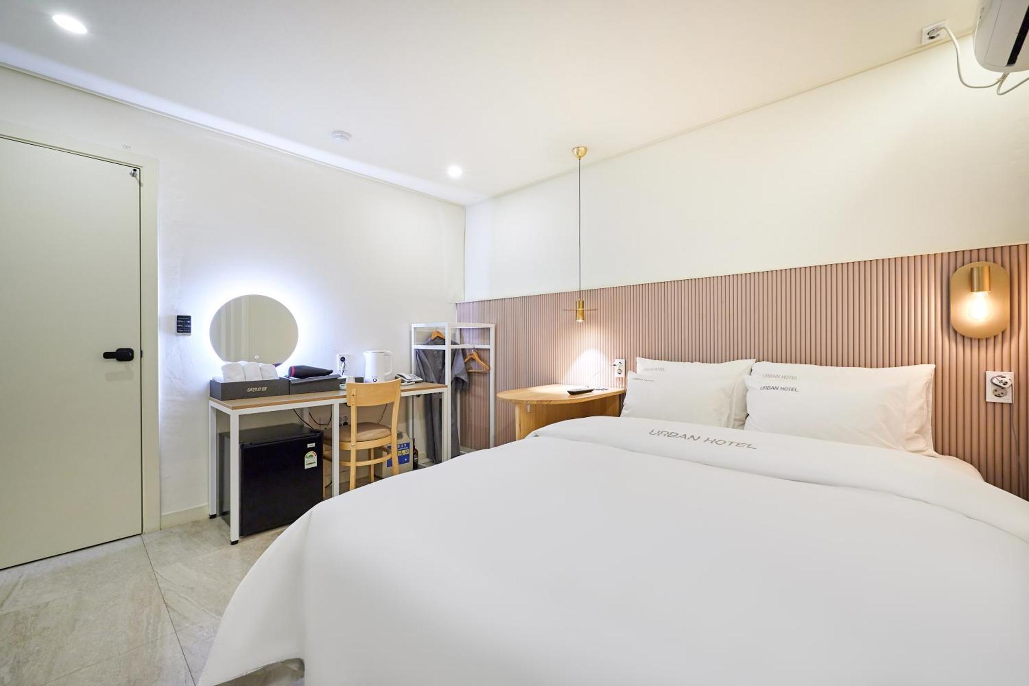 Urban Hotel بيونجتايك المظهر الخارجي الصورة